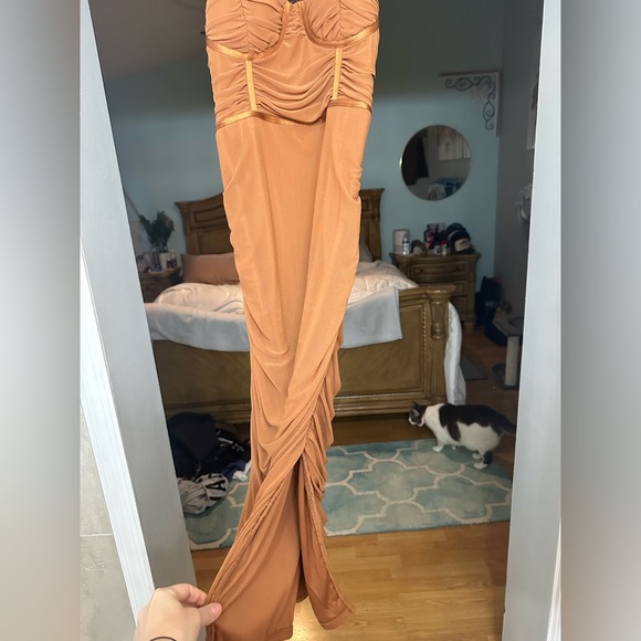 Ruched Sweetheart Neck Cami Bodycon Slit Dress - Picture 7 of 9